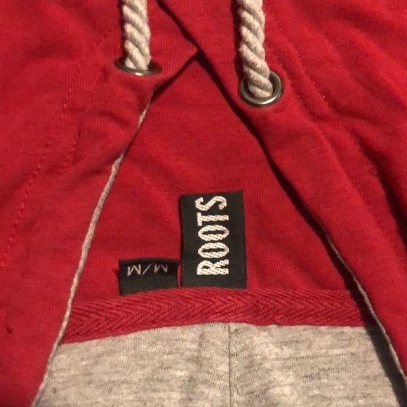 3/20$ ROOTS - Red Hoodie - Picture 3 of 4